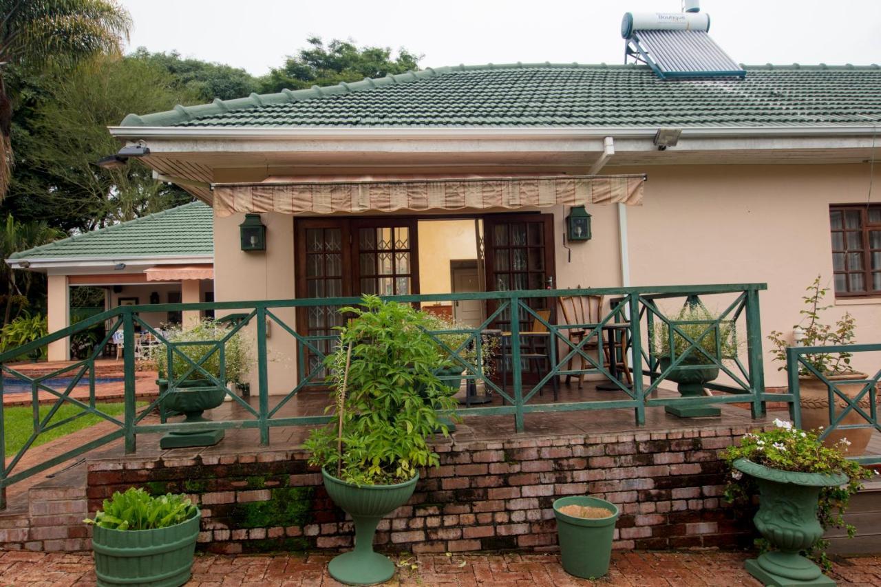 12 Fleetwood Bed & Breakfast Хараре Екстериор снимка
