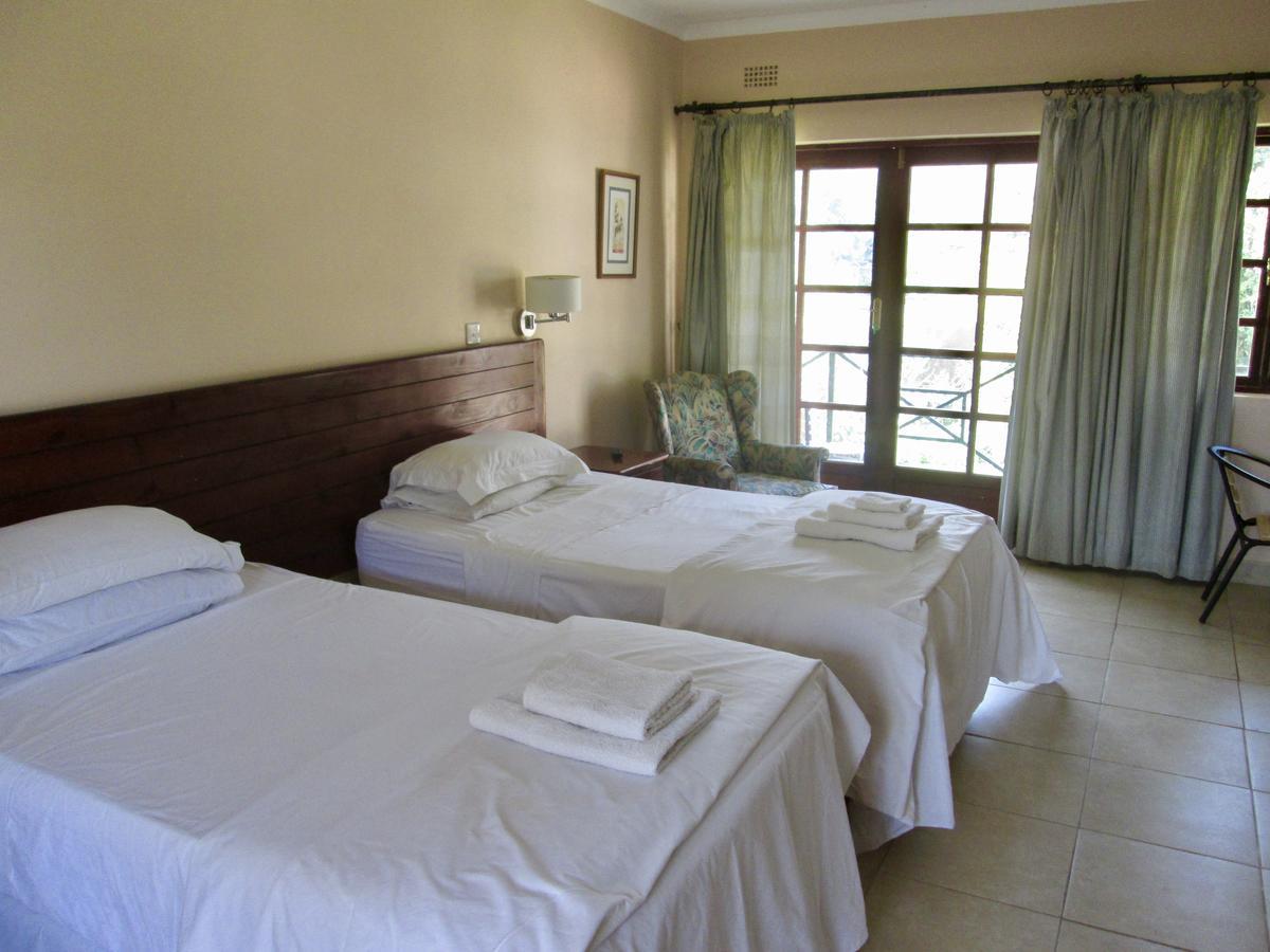 12 Fleetwood Bed & Breakfast Хараре Екстериор снимка