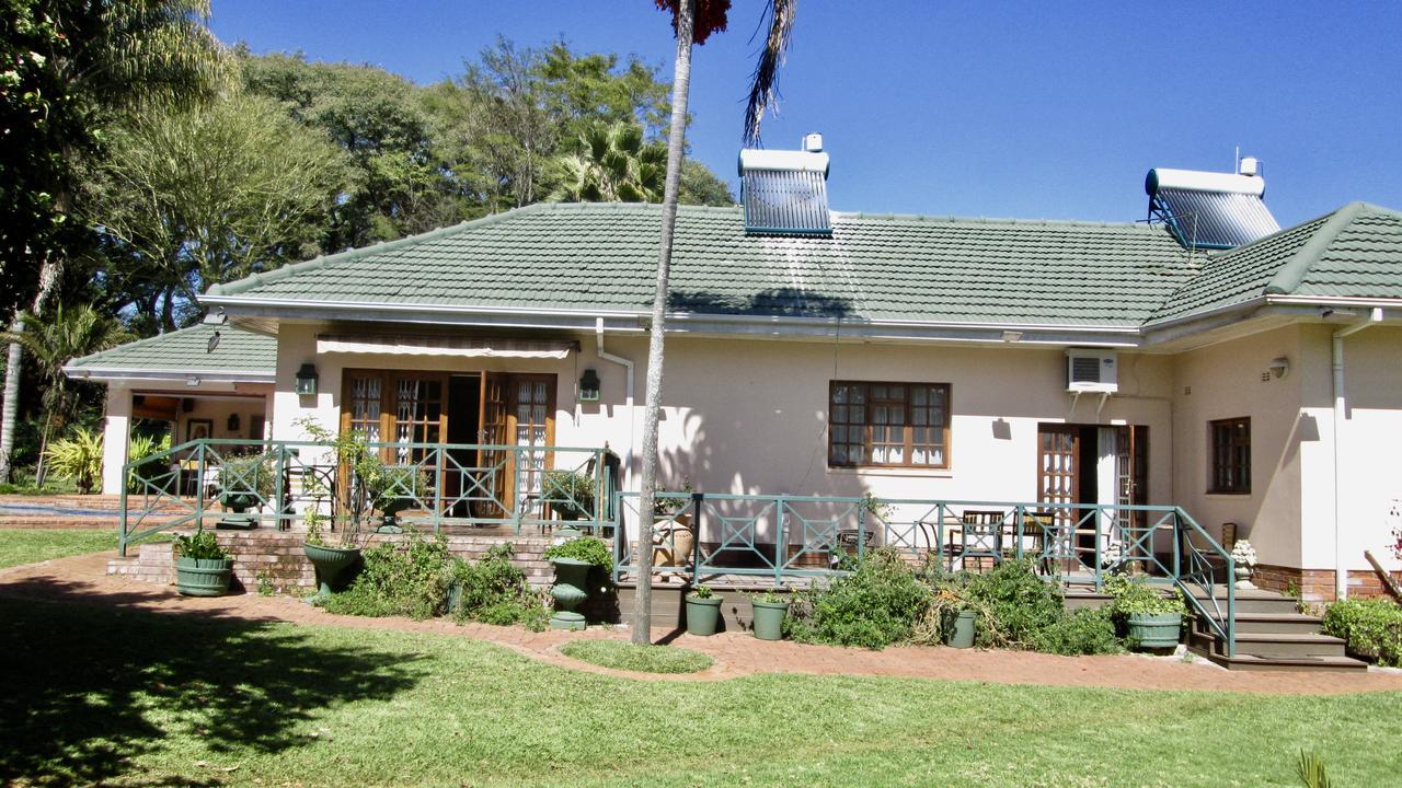 12 Fleetwood Bed & Breakfast Хараре Екстериор снимка